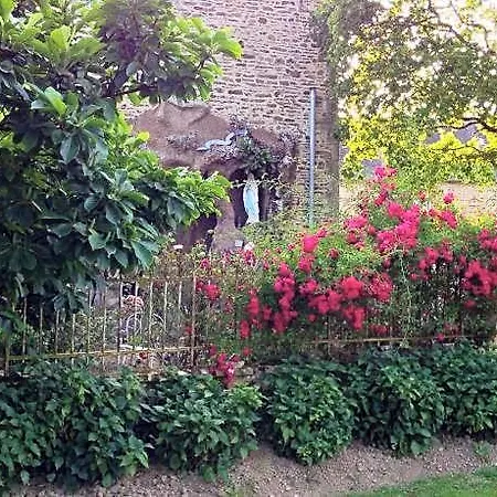 Manoir De La Queue Du Renard Villers-Bocage (Calvados)